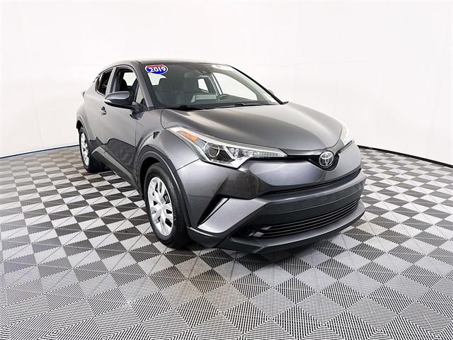 2019 Toyota C-HR LE's photo