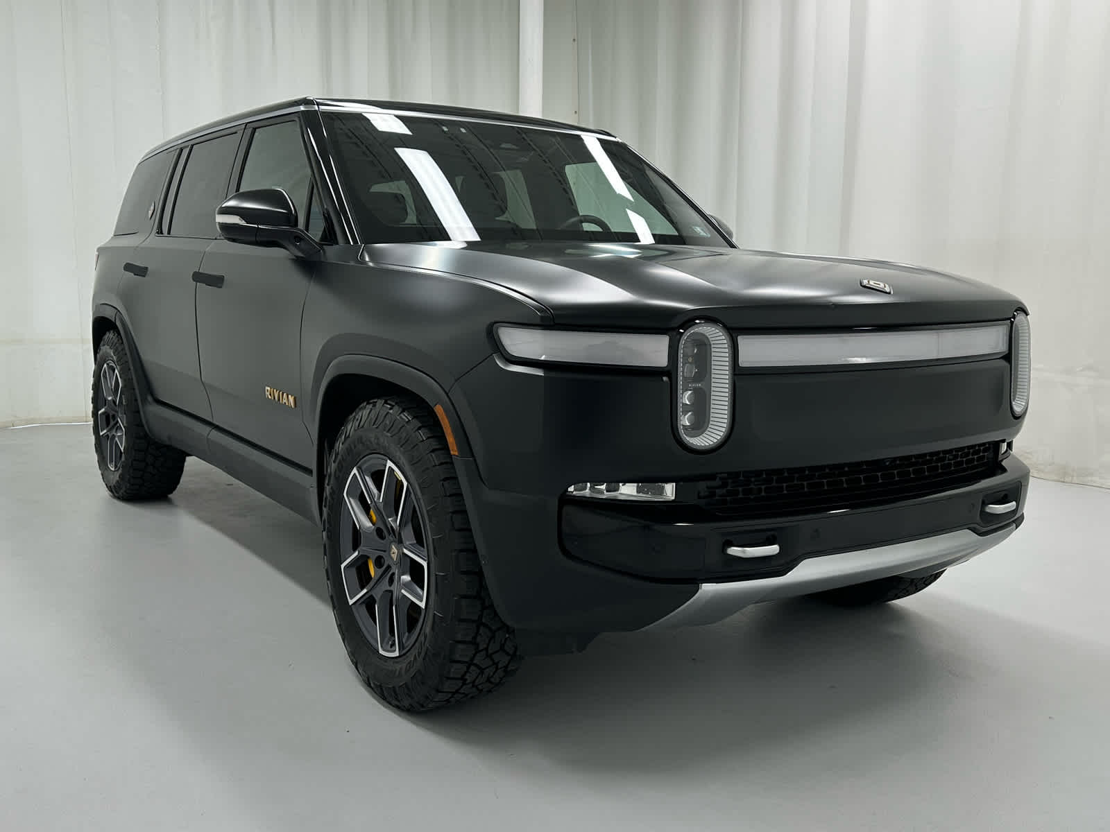 2023 Rivian R1S Adventure's photo