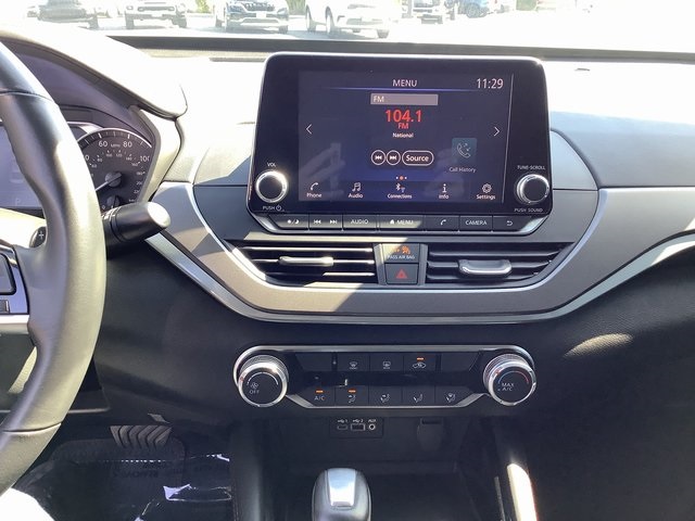 2024 Nissan Altima SR photo 16