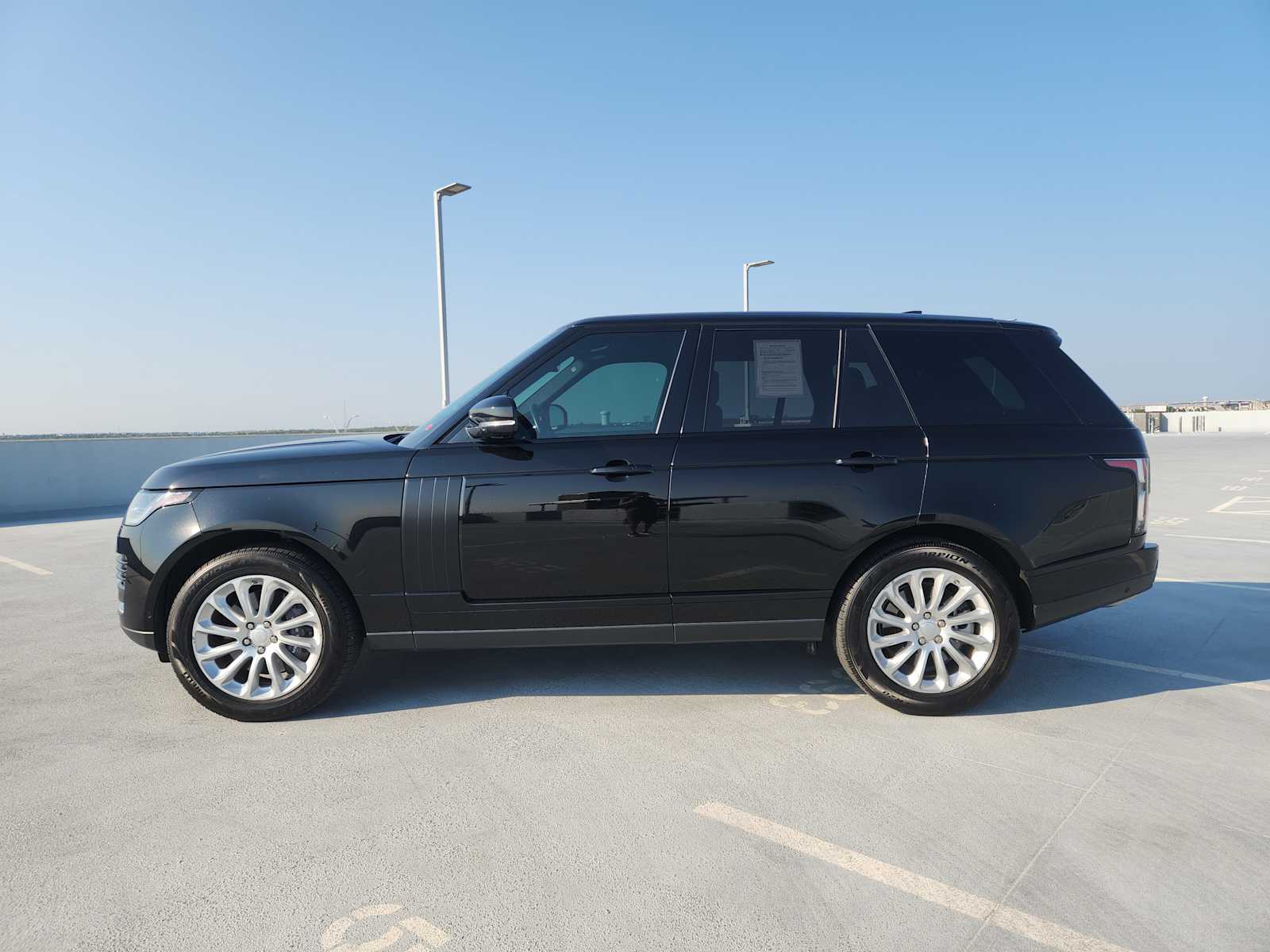 2020 Land Rover Range Rover HSE photo 4