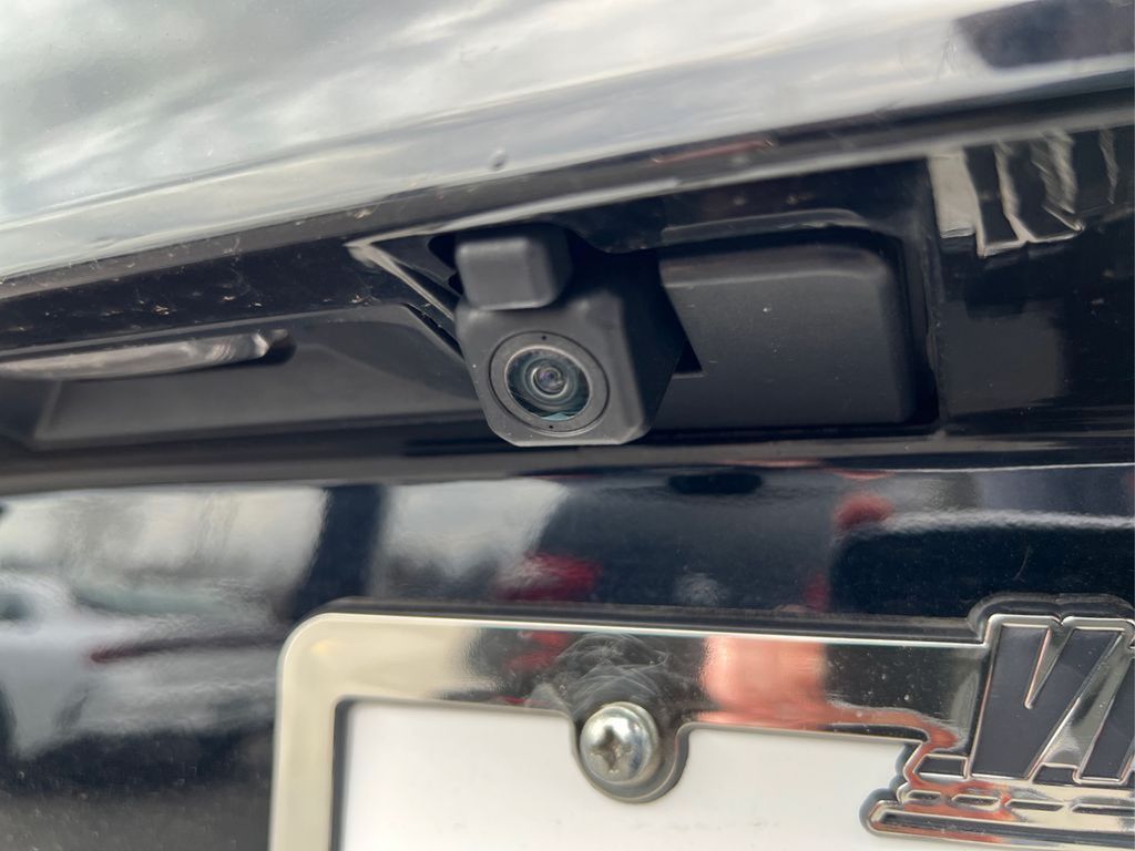 2023 Toyota Highlander XLE photo 16