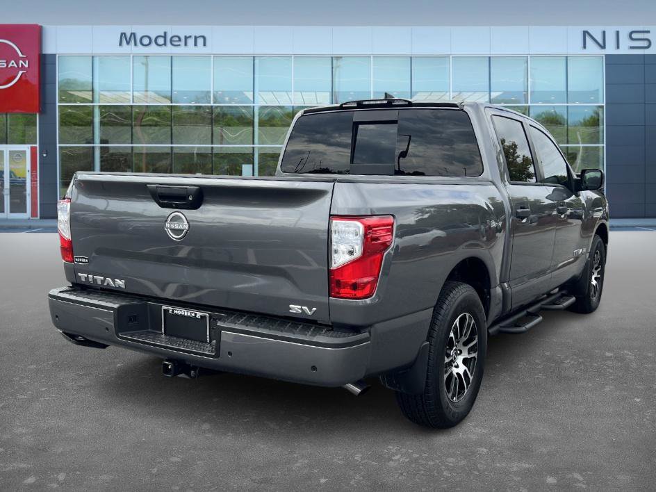 2024 Nissan Titan SV photo 5
