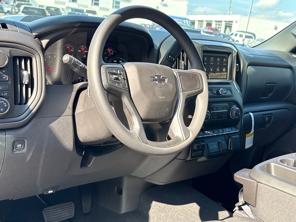 2026 Chevrolet Silverado 1500 Custom photo 2