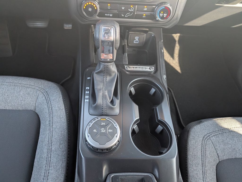 2025 Ford Bronco Base photo 11