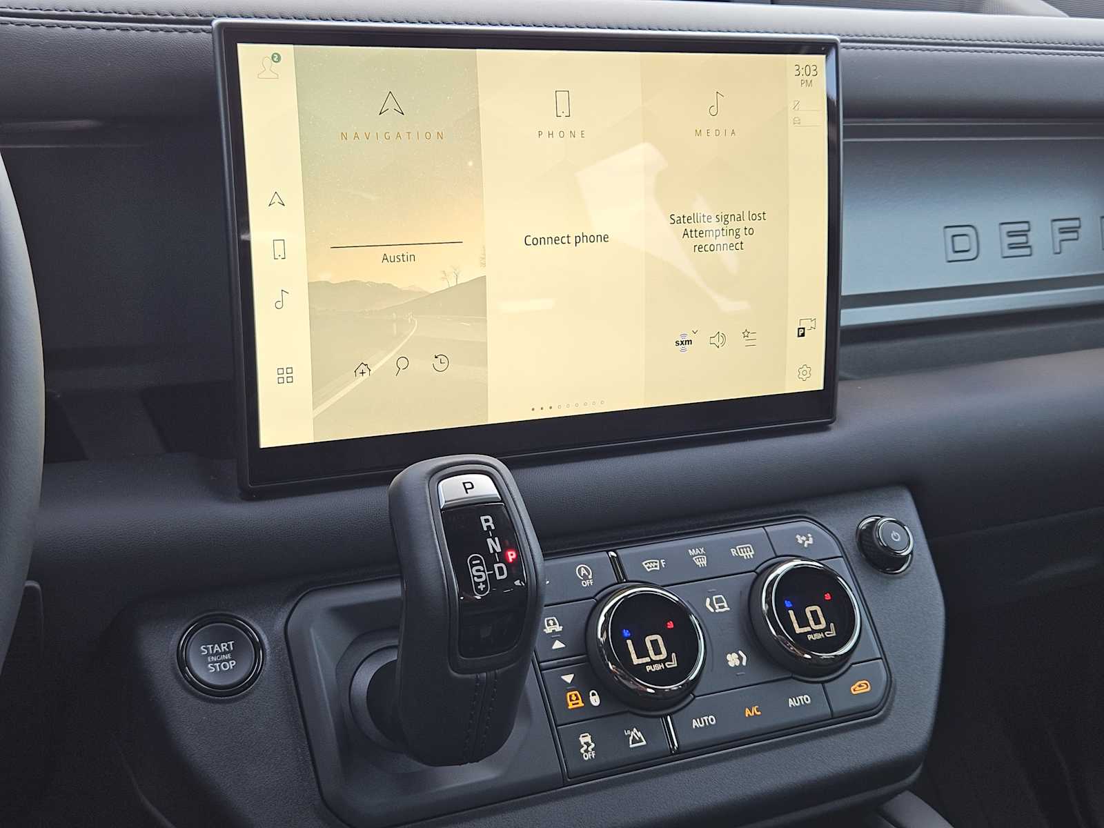 2025 Land Rover Defender 110 photo 15