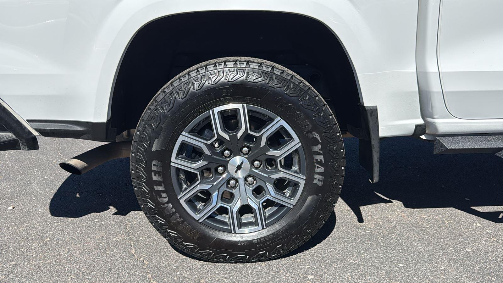 2024 Chevrolet Colorado Z71 photo 9