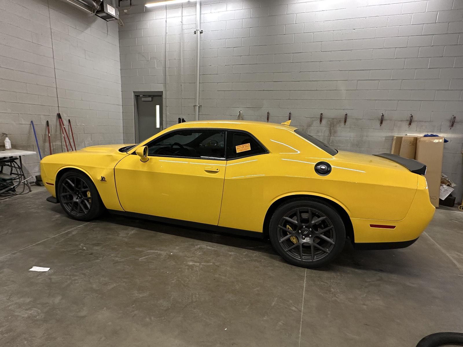 2017 Dodge Challenger R/T Scat Pack photo 2