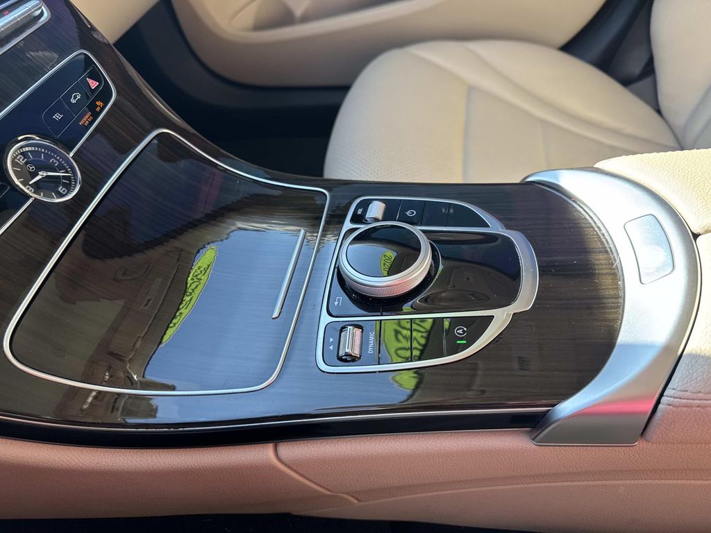 2020 Mercedes Benz C 300 photo 20