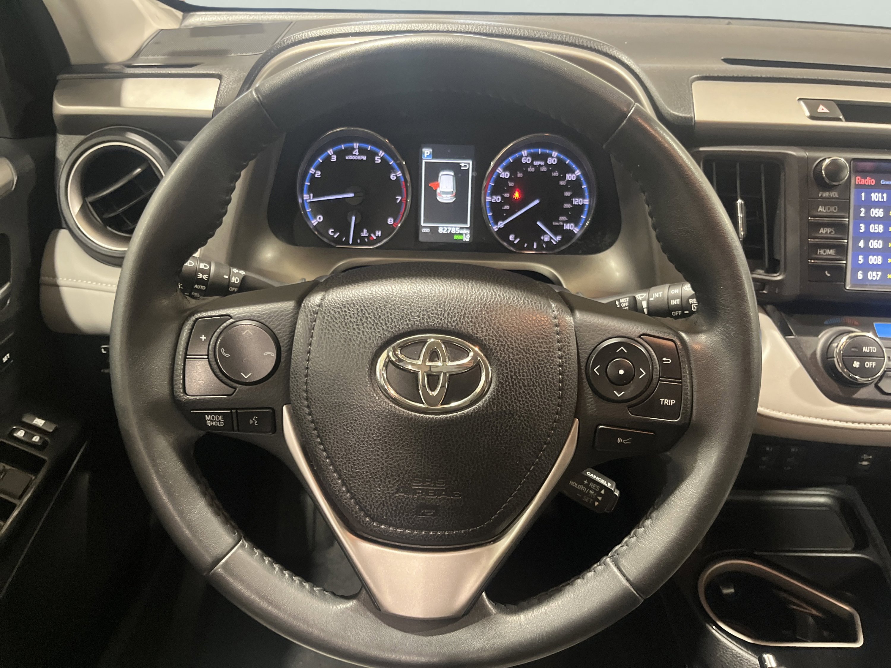 2017 Toyota RAV4 Limited photo 14