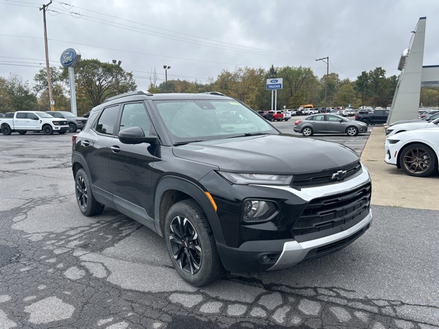 2022 Chevrolet Trailblazer LT photo 2