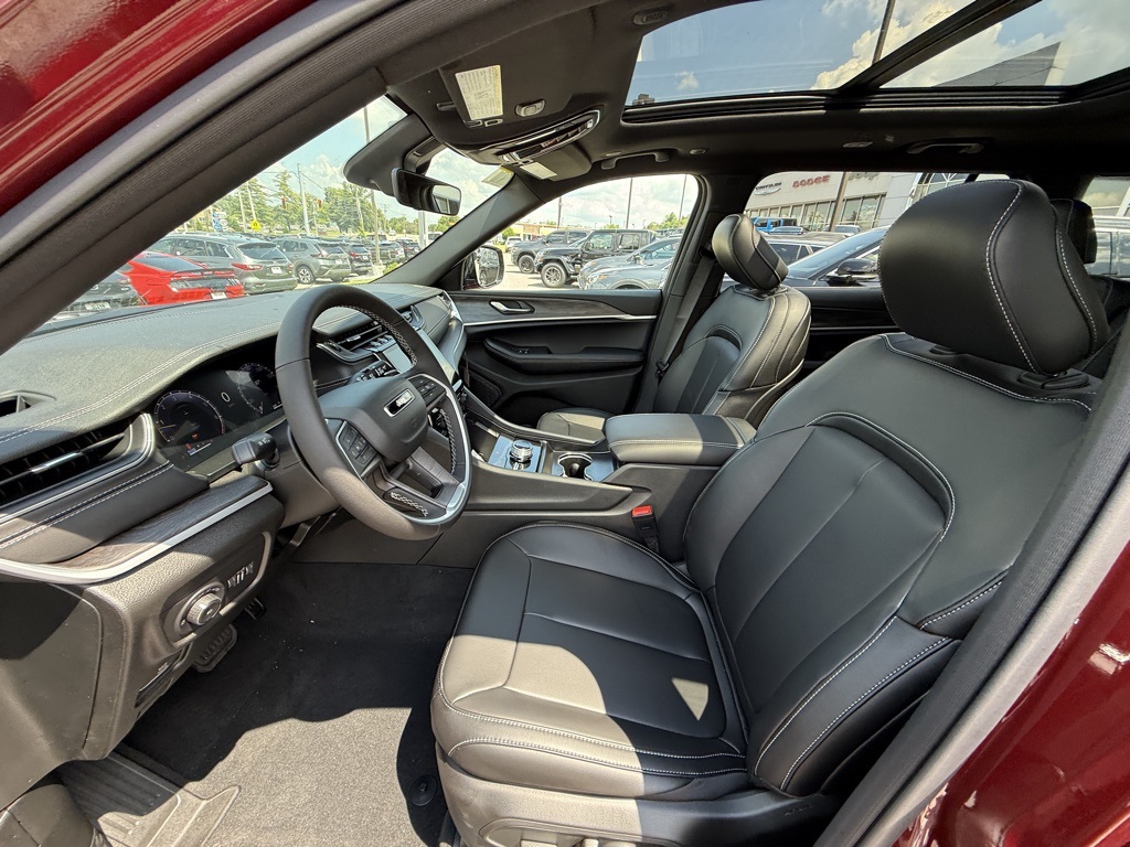2025 Jeep Grand Cherokee Limited photo 11