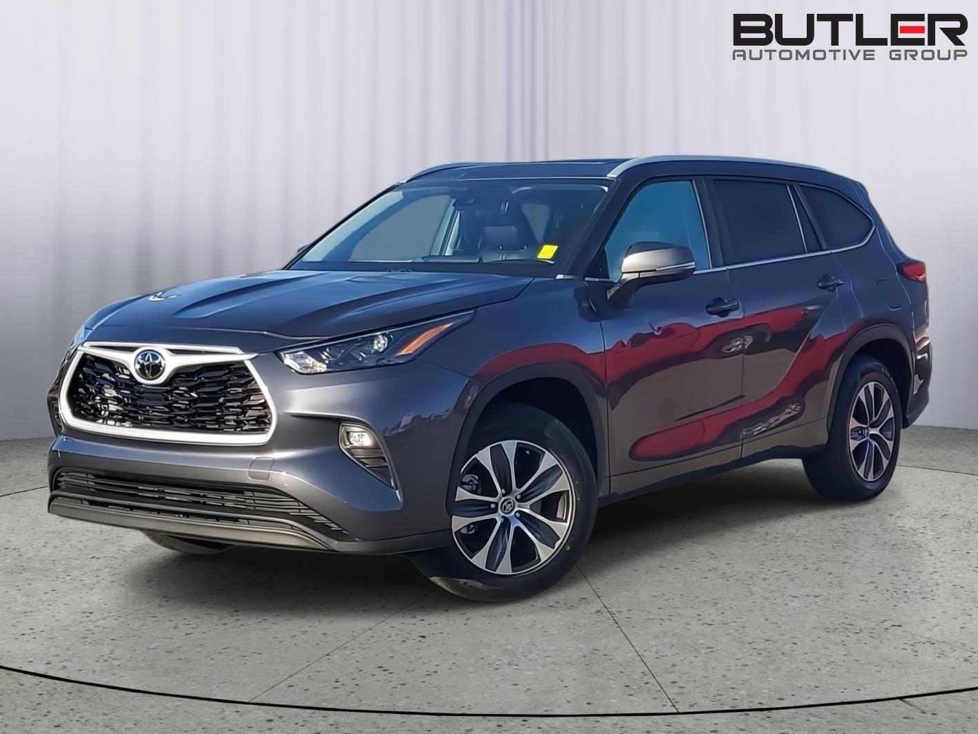 2023 Toyota Highlander XLE's photo