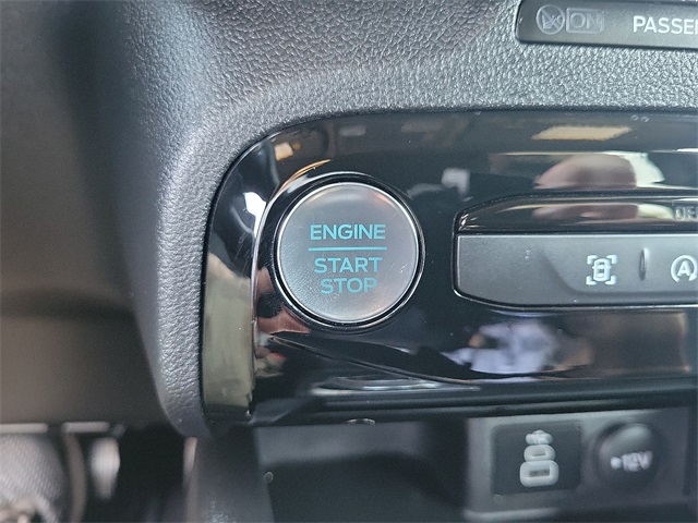 2025 Ford Escape ST-Line photo 16