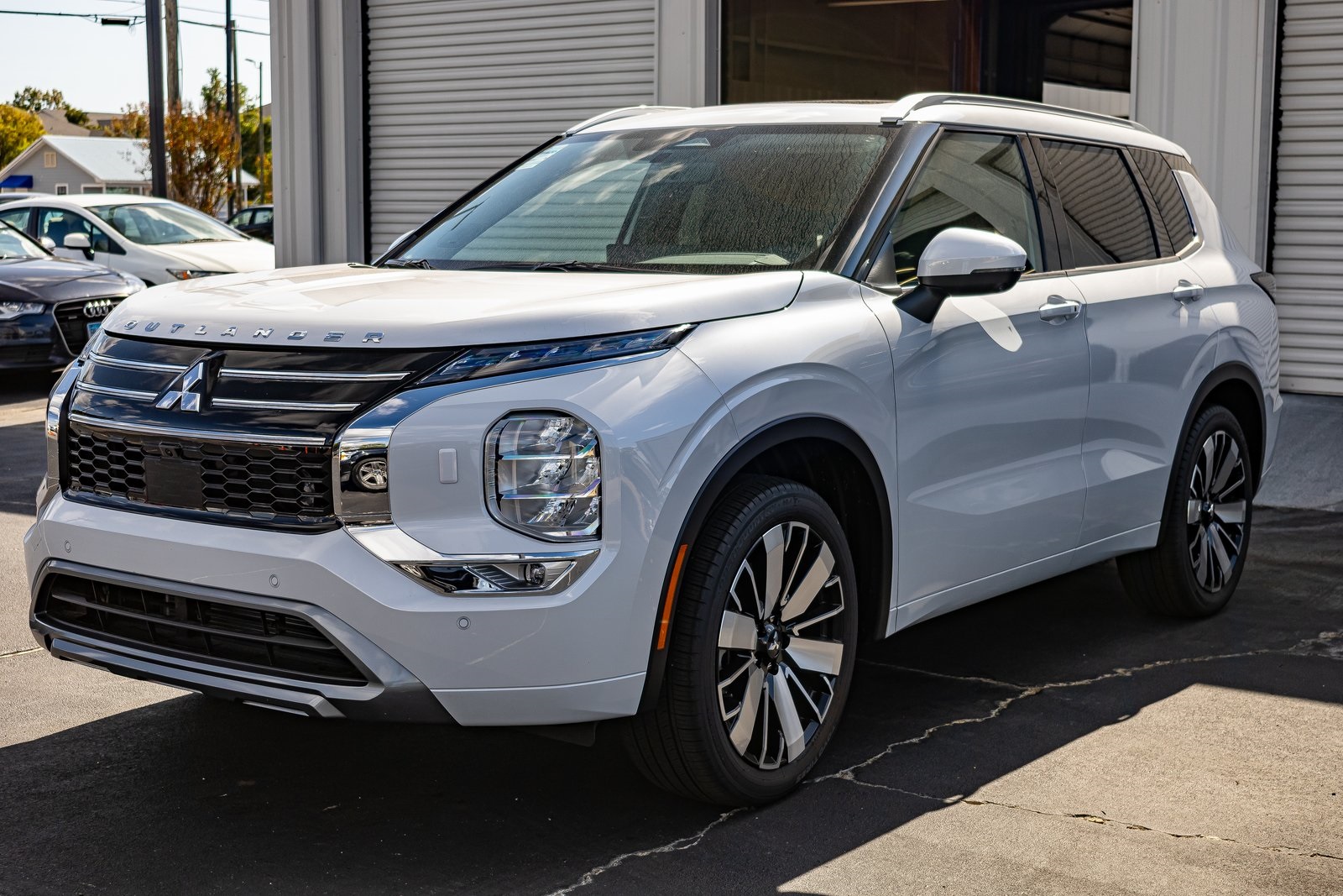 2025 Mitsubishi Outlander SEL's photo