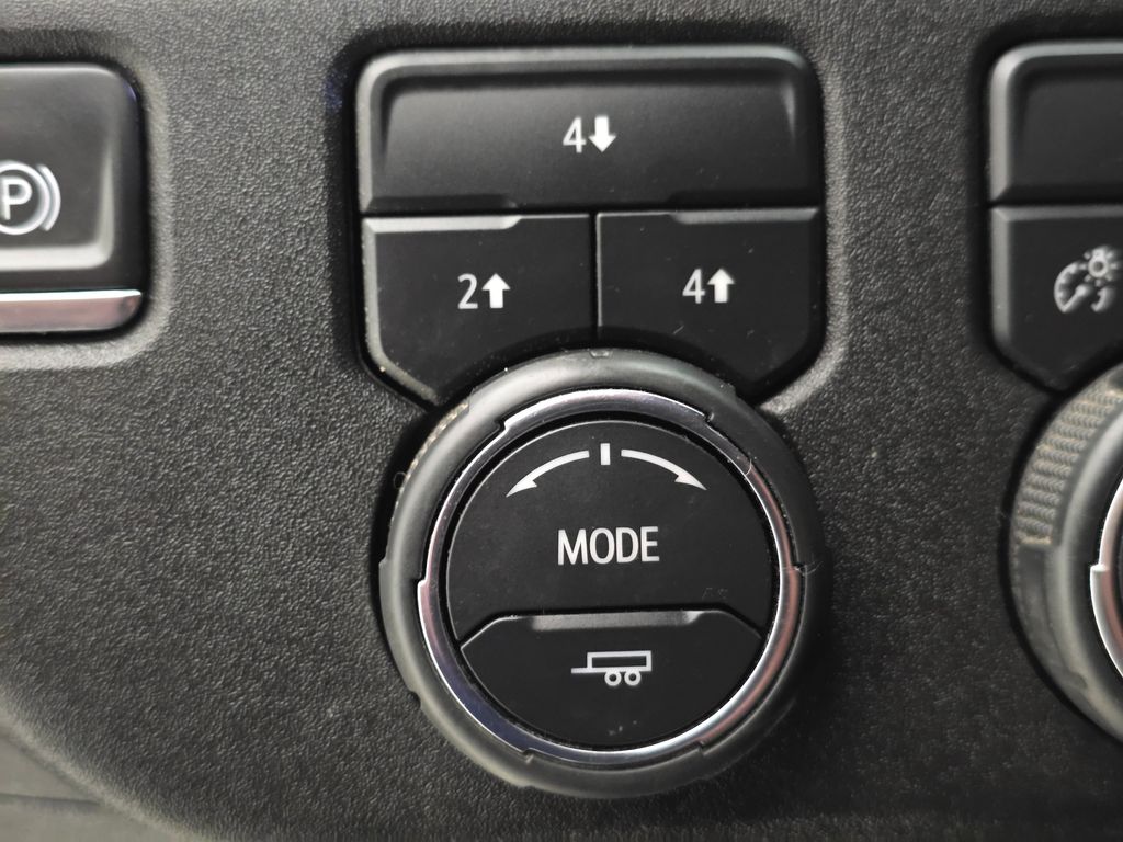 2024 Chevrolet Silverado 2500HD LT photo 5