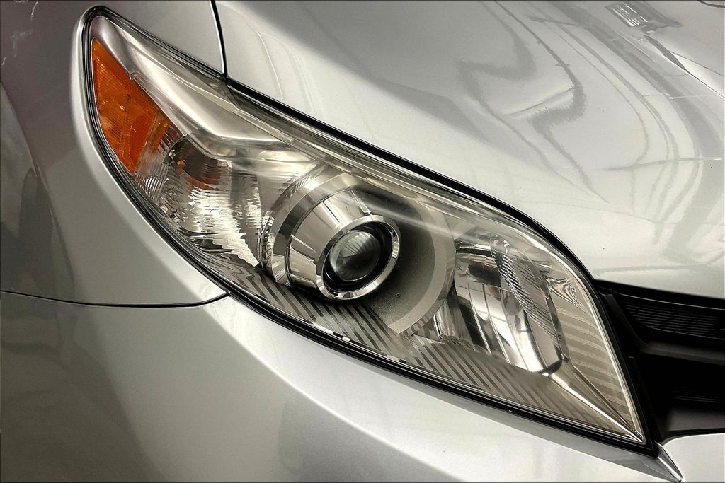 2020 Toyota Sienna L photo 29