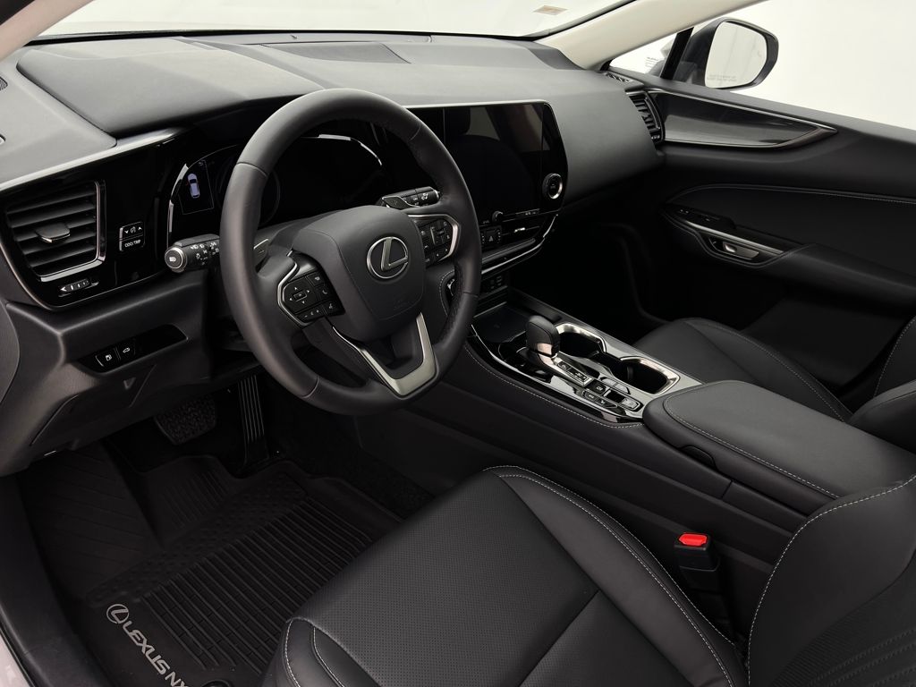2025 Lexus NX 350 photo 15