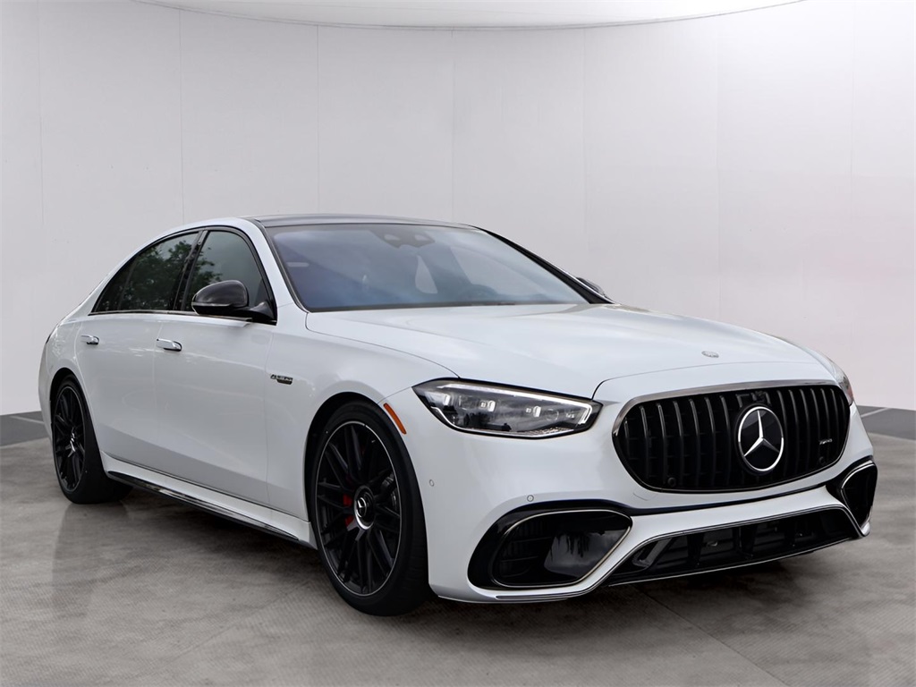 2025 Mercedes Benz S 63 e photo 3