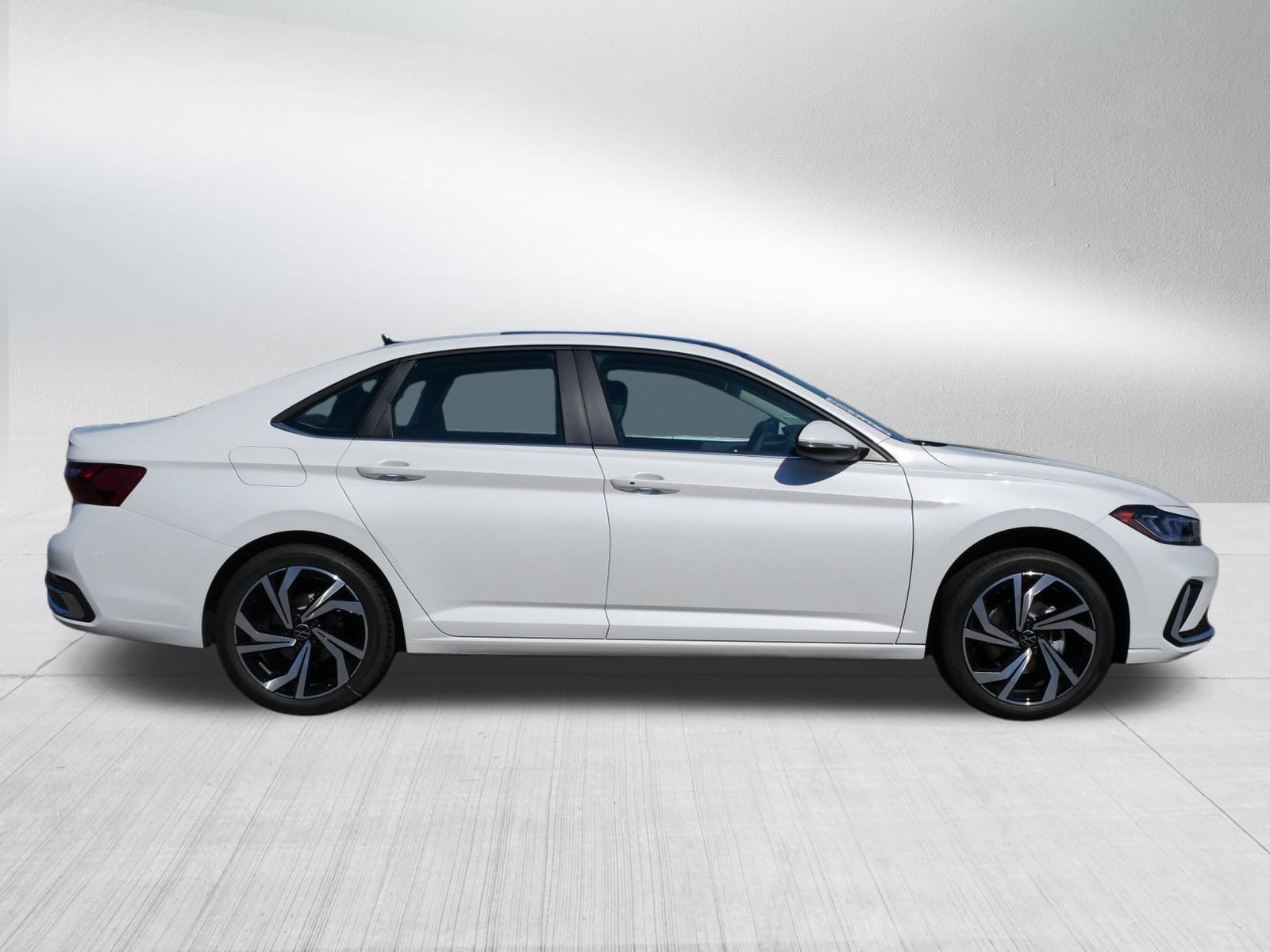 2025 Volkswagen Jetta SEL photo 2
