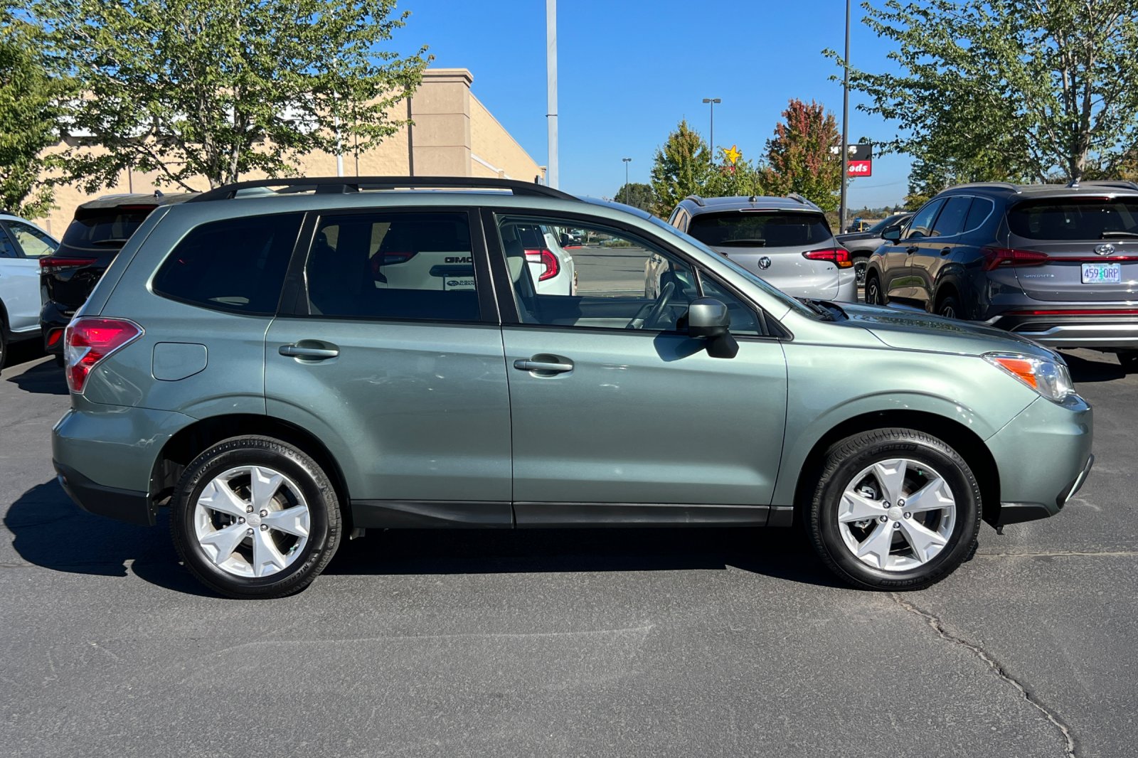 2016 Subaru Forester 2.5i Premium photo 2