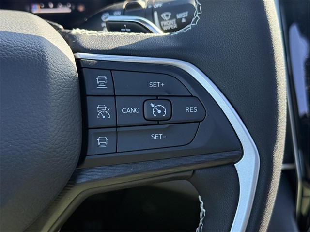 2025 Jeep Grand Cherokee Laredo X photo 12