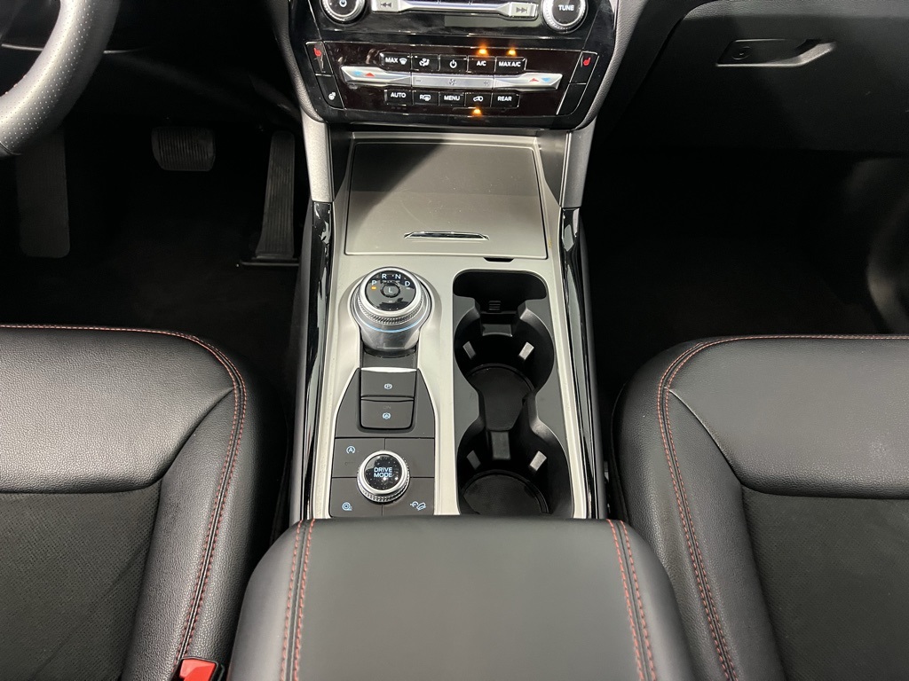2024 Ford Explorer ST-Line photo 11