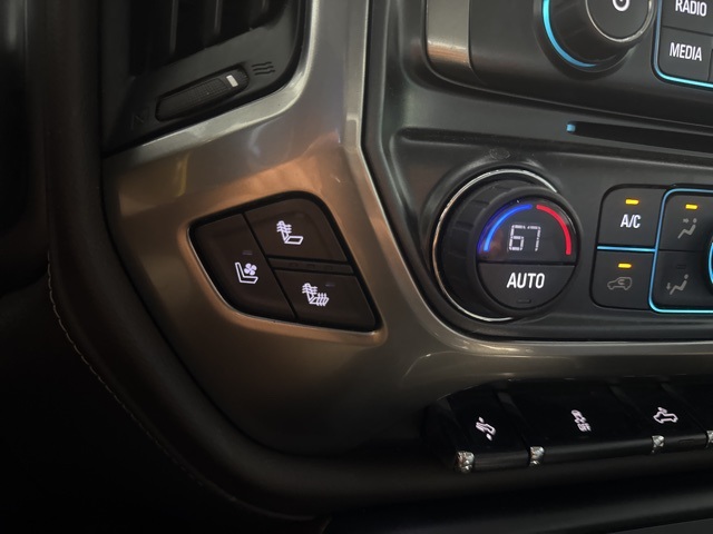 2018 Chevrolet Silverado 3500HD LTZ photo 24