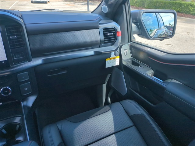 2025 Ford F-150 Raptor photo 17