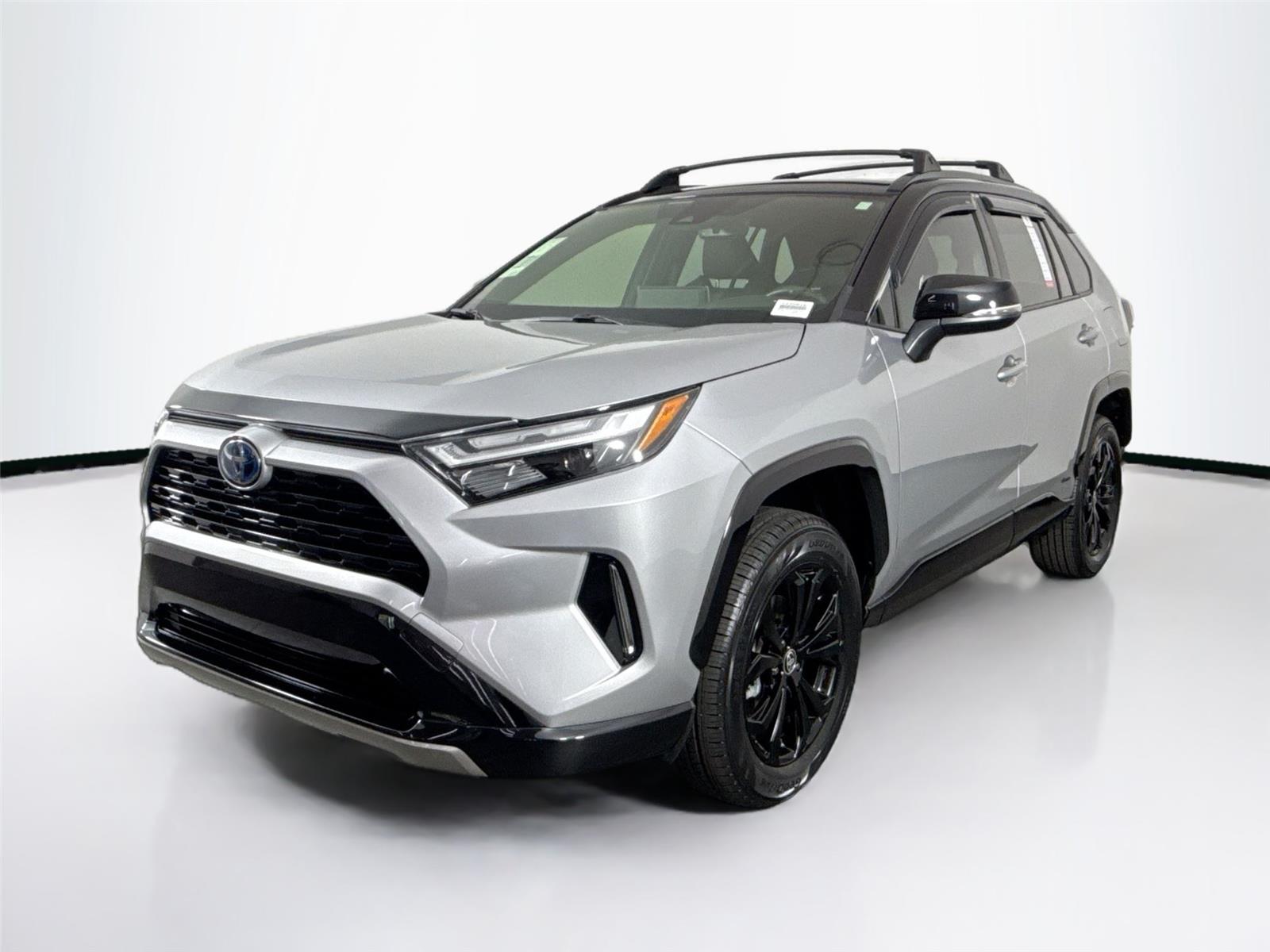 2022 Toyota RAV4 Hybrid XSE photo 2
