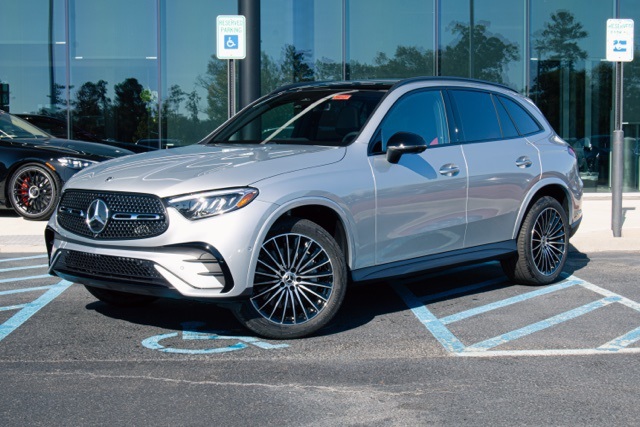 2026 Mercedes-Benz GLC Base's photo