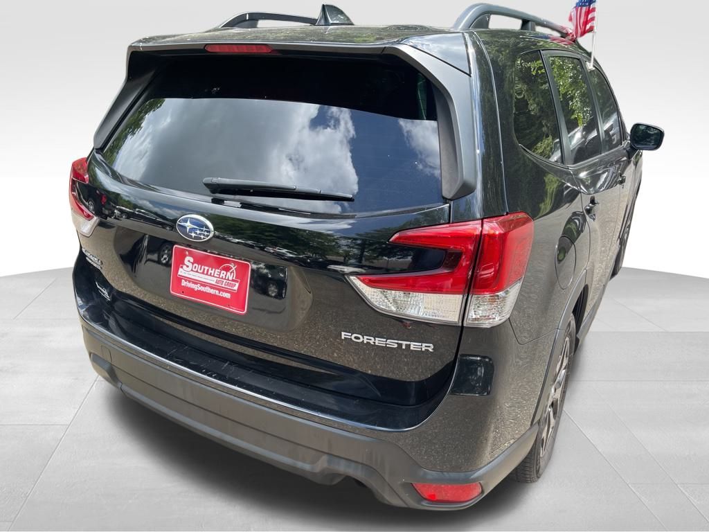 2021 Subaru Forester Premium photo 6