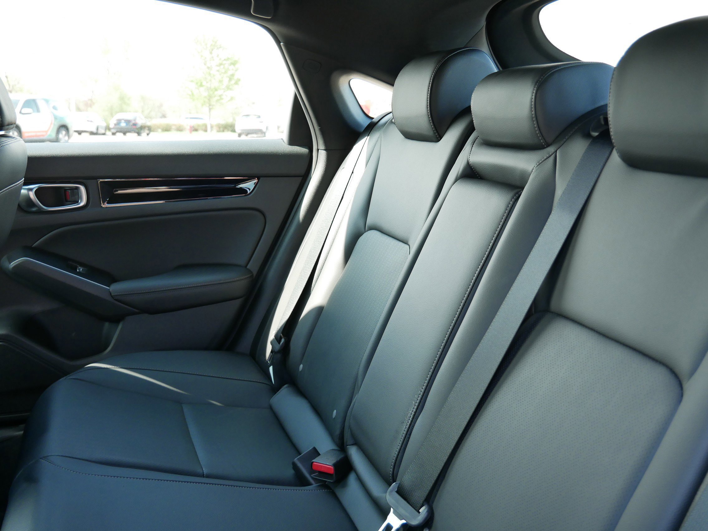 2026 Honda Civic Hatchback Touring Hybrid photo 4