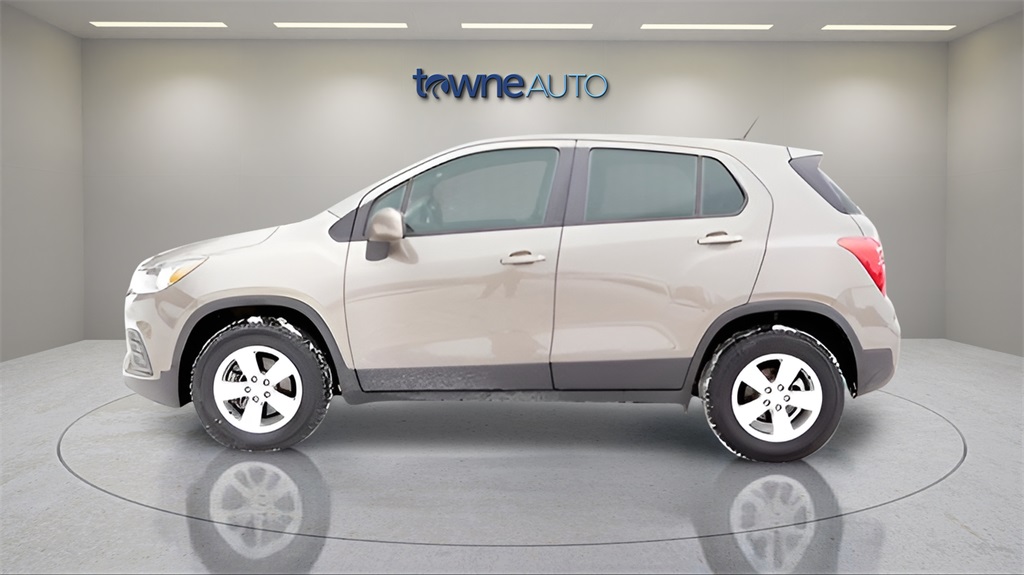 2020 Chevrolet Trax LS photo 3
