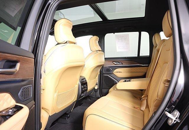 2024 Jeep Grand Cherokee Summit photo 20