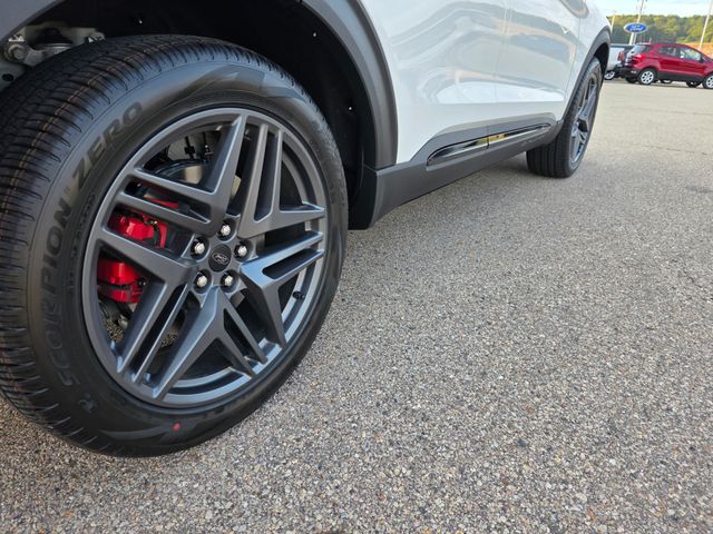 2025 Ford Explorer ST photo 44