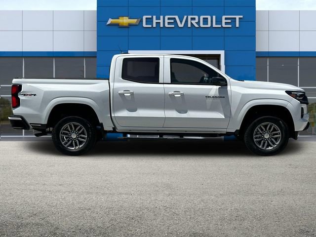 2025 Chevrolet Colorado Work Truck LT photo 3