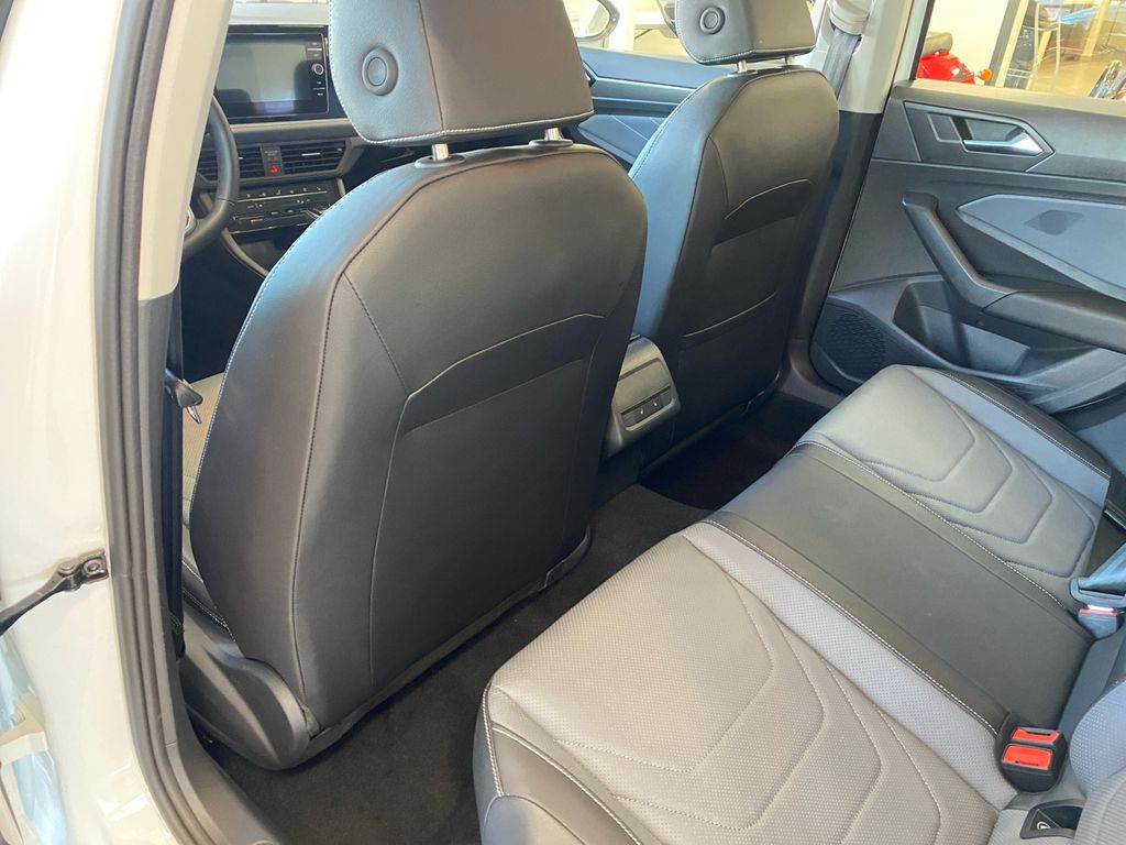 2025 Volkswagen Jetta 1.5T SEL photo 18