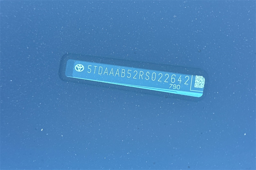 2024 Toyota Grand Highlander XLE photo 3