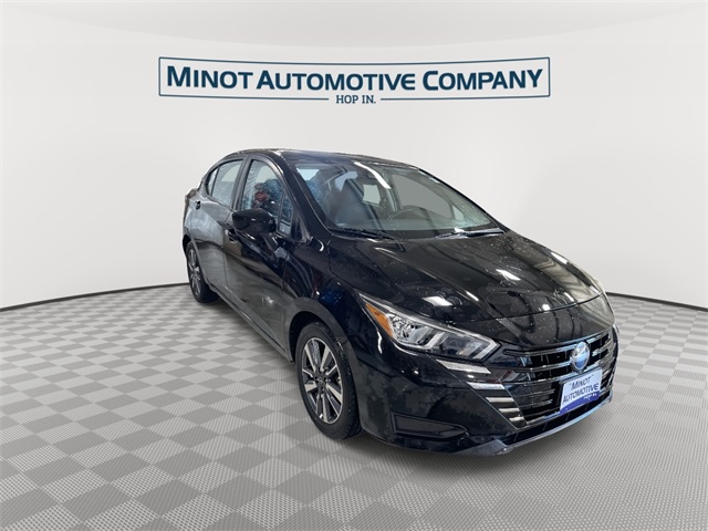 2023 Nissan Versa 1.6 SV photo 2