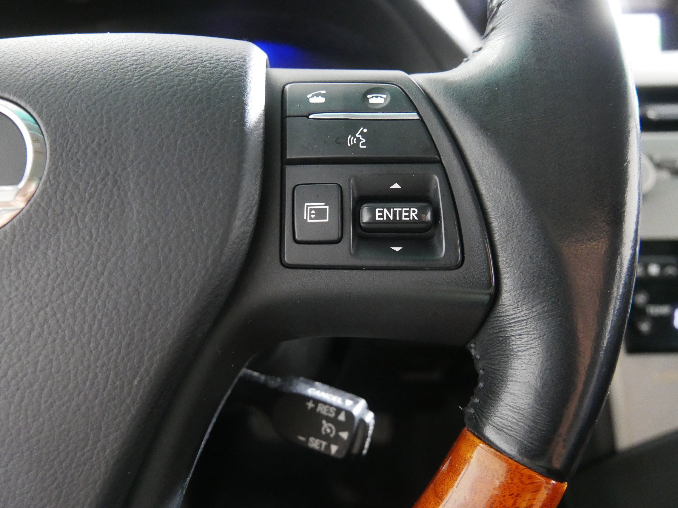 2011 Lexus RX 450h photo 28