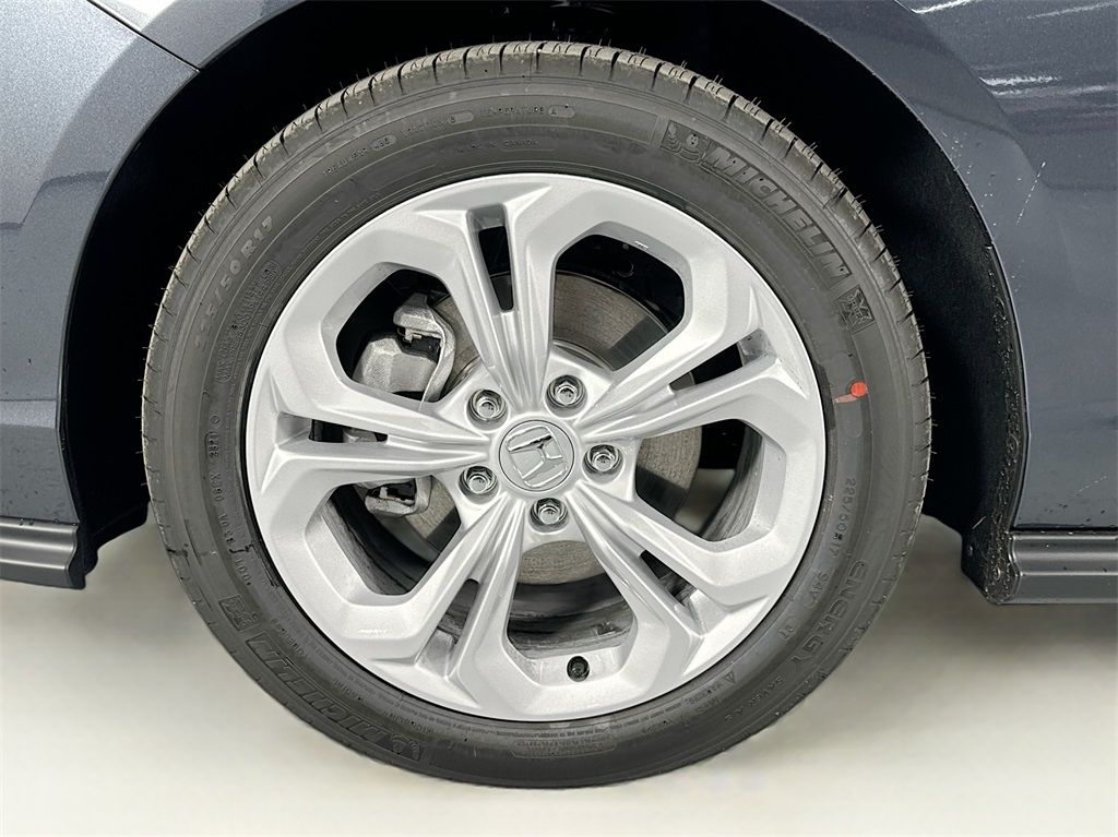 2025 Honda Accord LX photo 13
