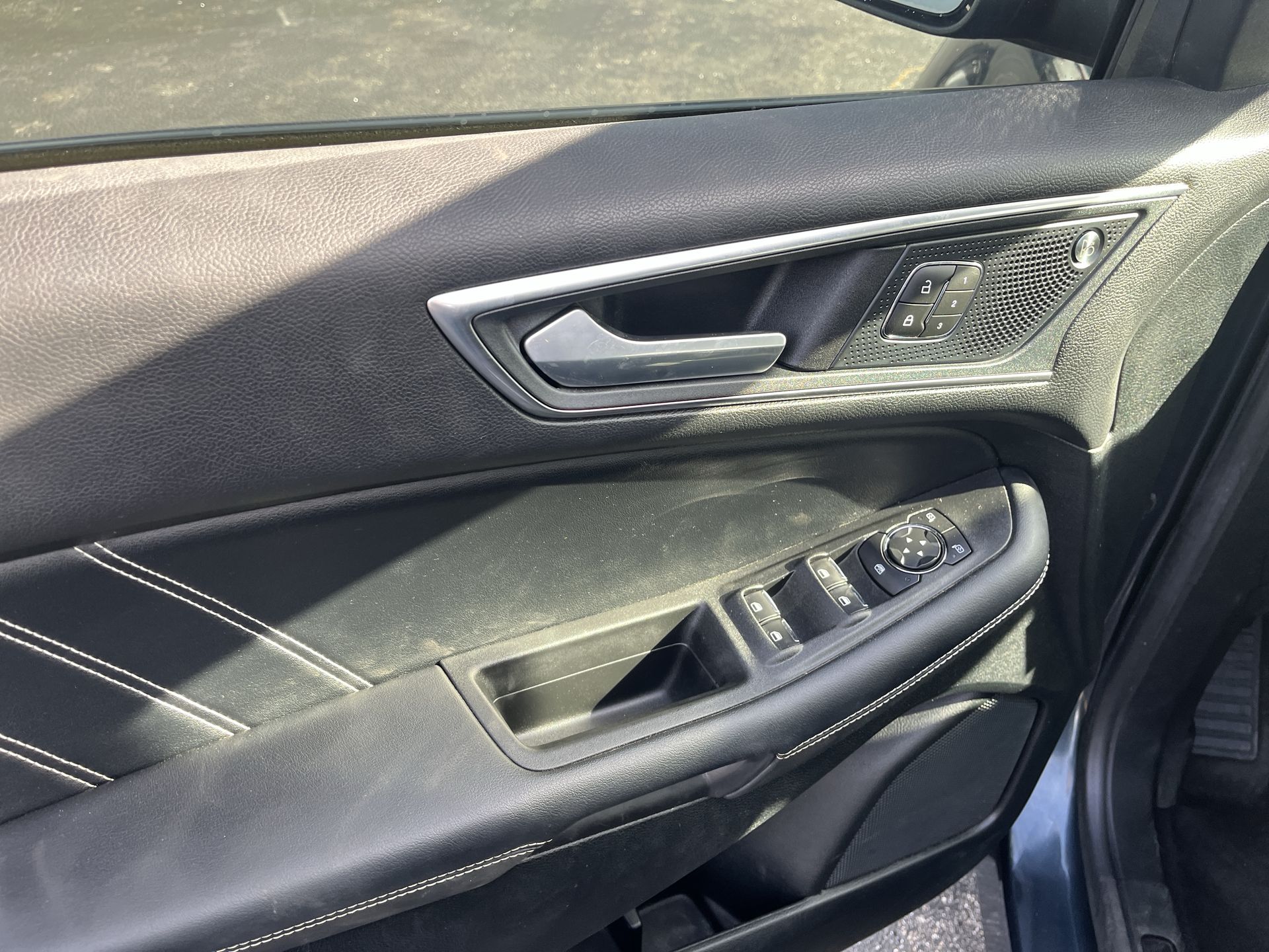 2022 Ford Edge ST photo 5