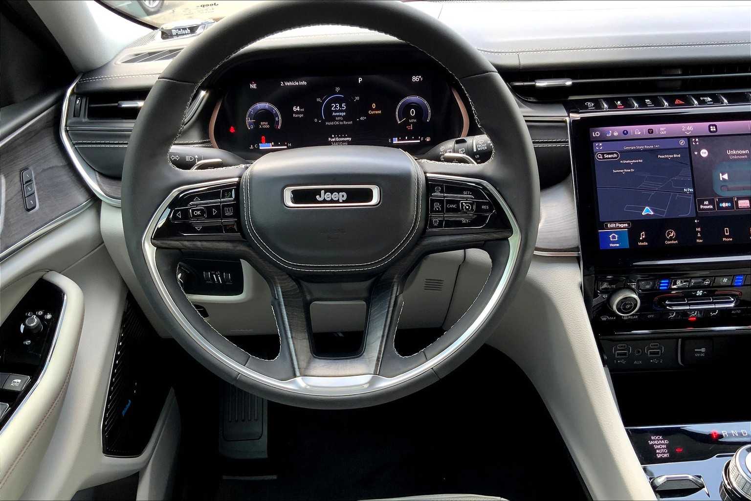 2023 Jeep Grand Cherokee Overland Sport photo 3