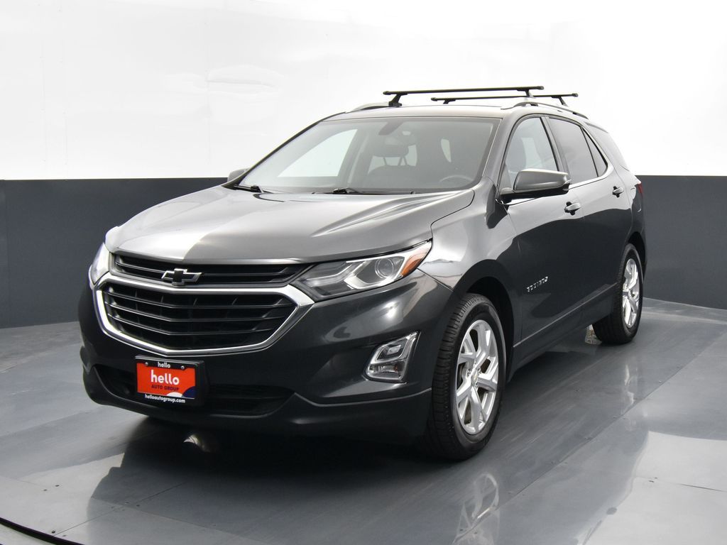 2018 Chevrolet Equinox LT photo 2