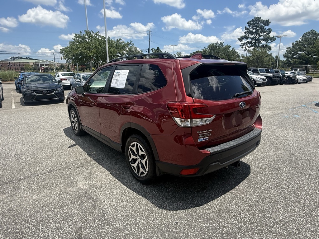 2022 Subaru Forester Premium photo 4