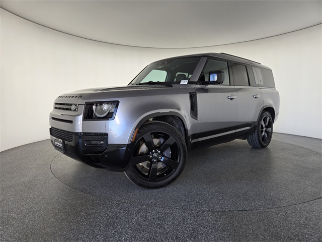 2024 Land Rover Defender X-Dynamic SE's photo