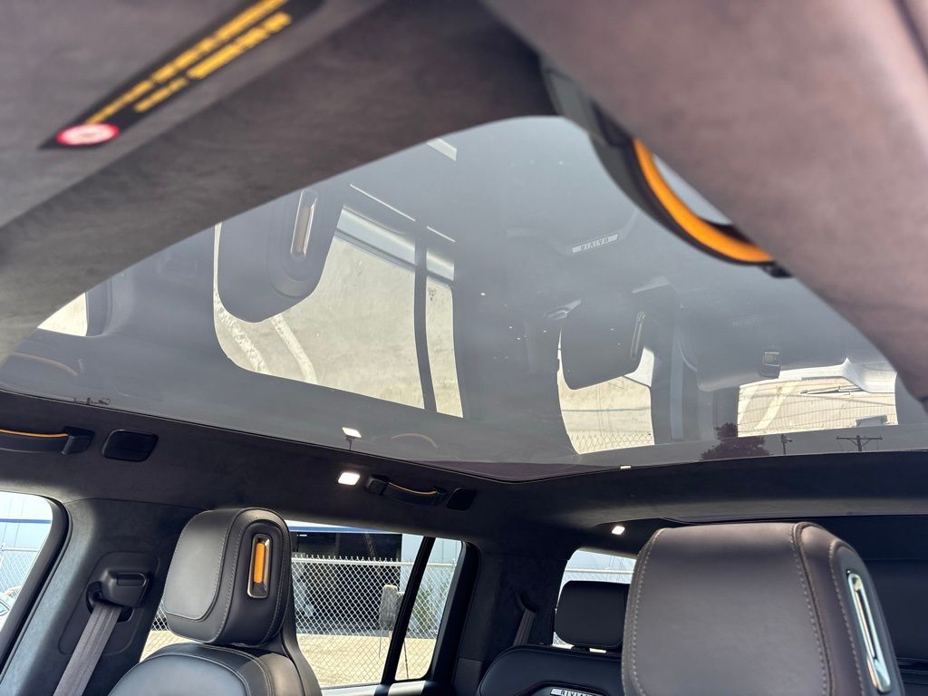 2024 Rivian R1S Adventure photo 12