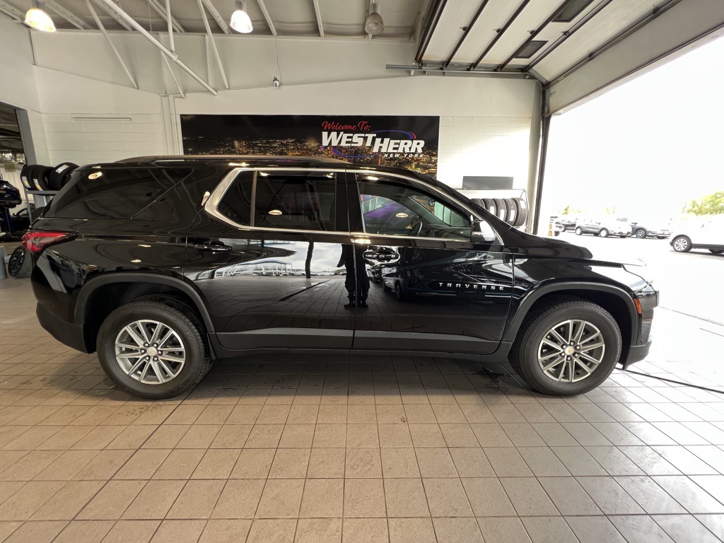 2023 Chevrolet Traverse Cloth 1LT photo 5