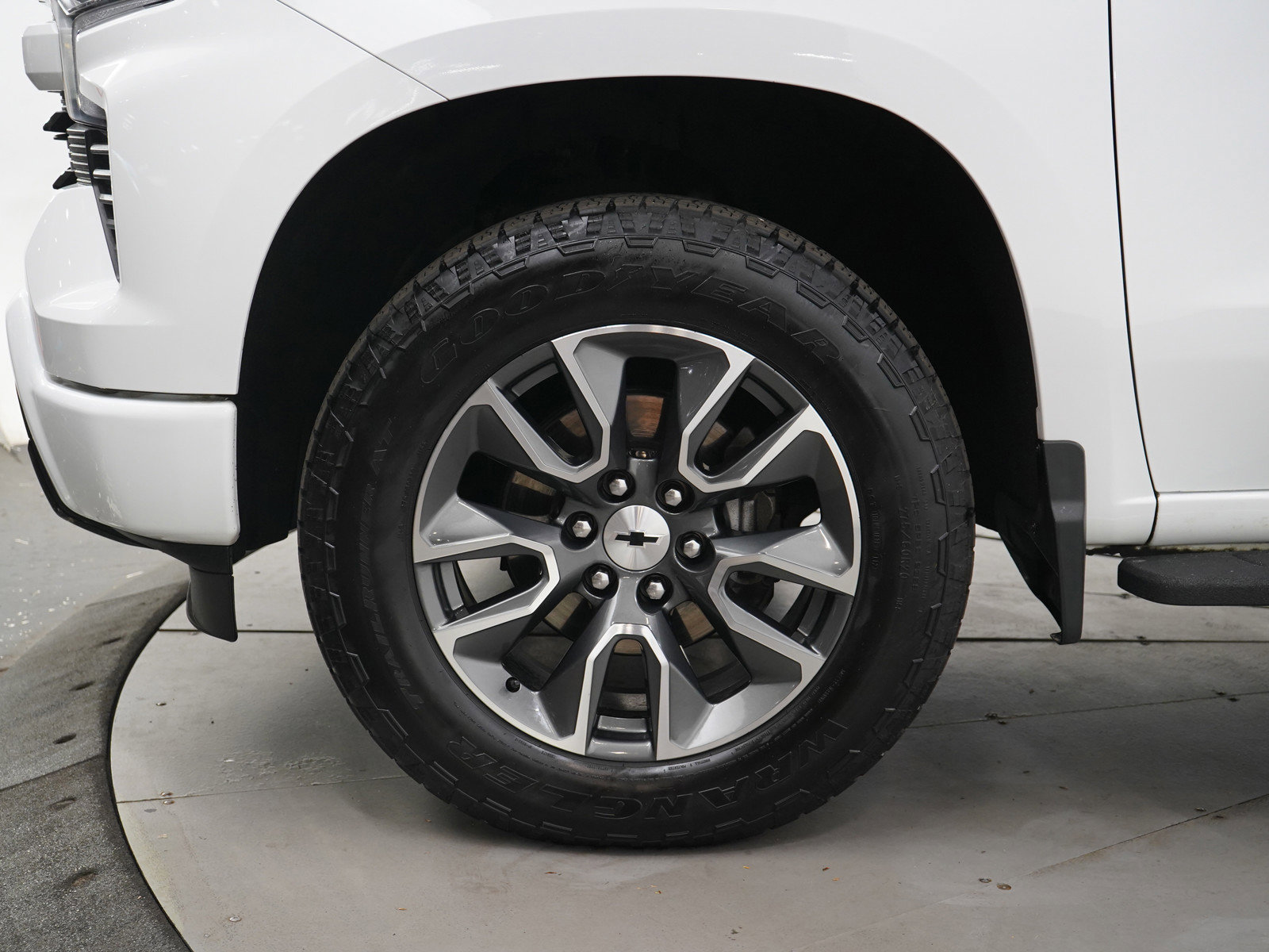 2023 Chevrolet Silverado RST photo 28