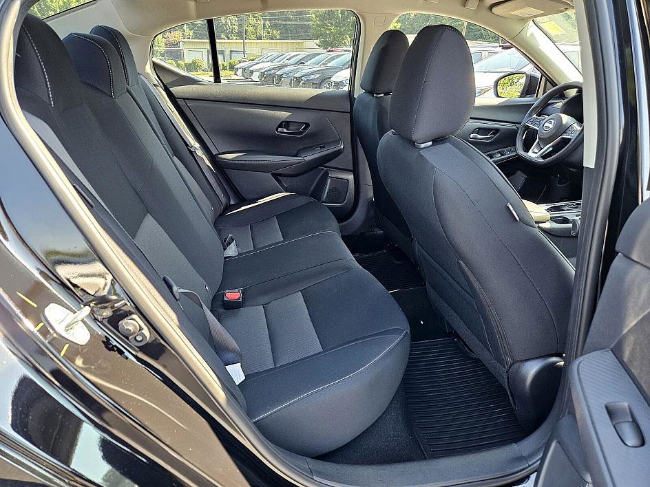 2025 Nissan Sentra SV photo 12